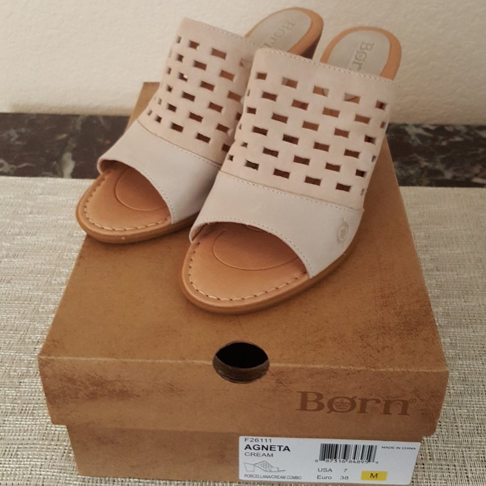 Born Agneta Cream Sandals 7M New